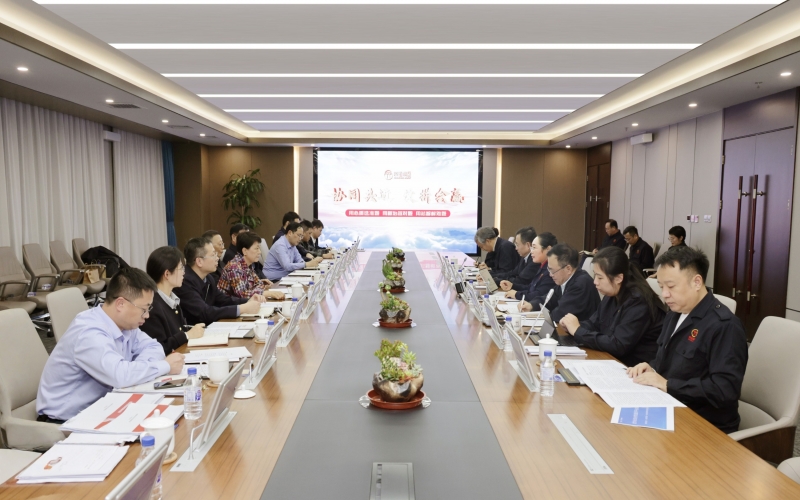 安徽省人大常委會(huì)副主任、省工商聯(lián)主席王翠鳳一行到訪(fǎng)榮程集團(tuán)